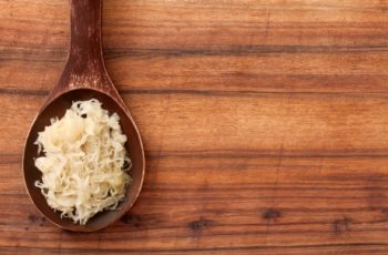 8 surpreendentes benefícios do chucrute (e como prepará-lo)